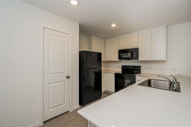Building Photo - 1129 Tufted Dr