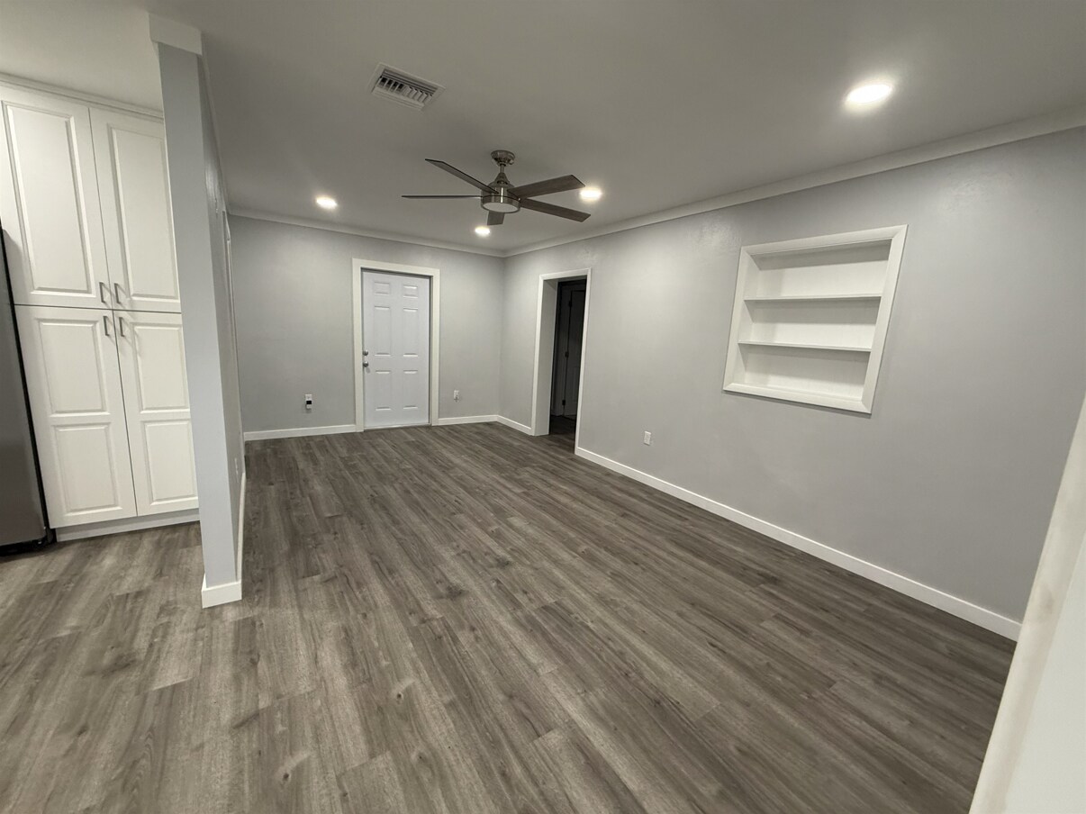 Building Photo - 112 Watters Dr