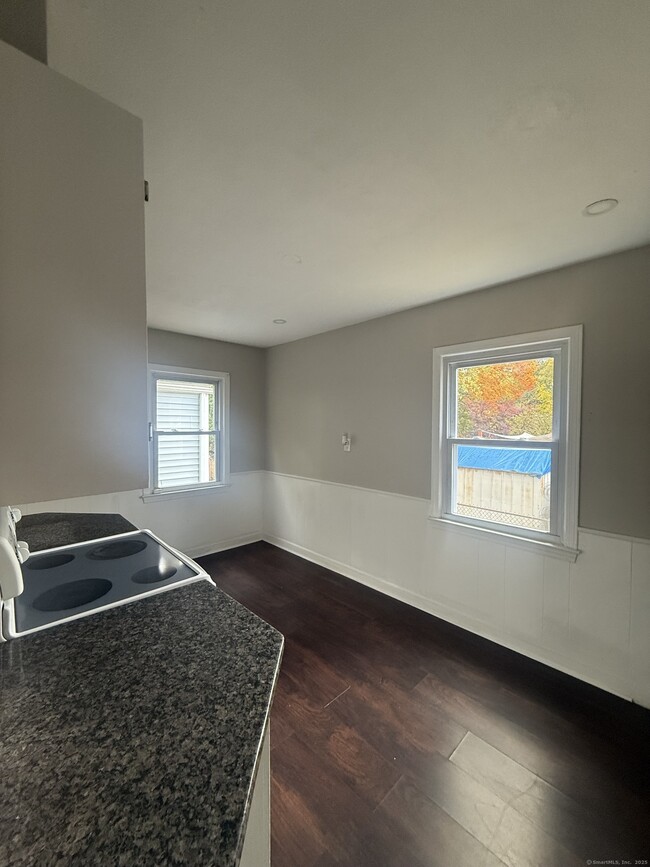 Building Photo - 770 Broadbridge Rd