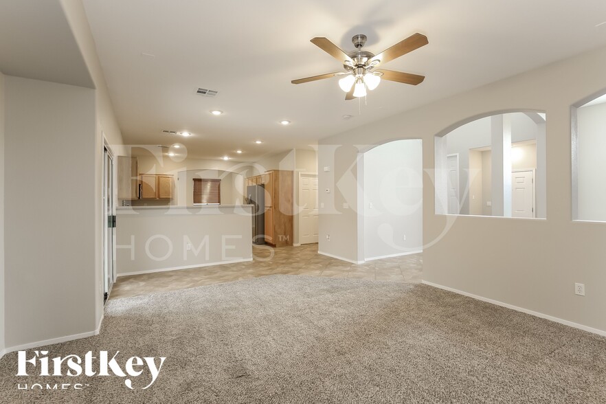 Building Photo - 1031 Dawn Valley Dr