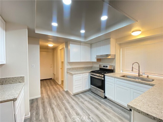 Building Photo - 13246 Lakota Dr