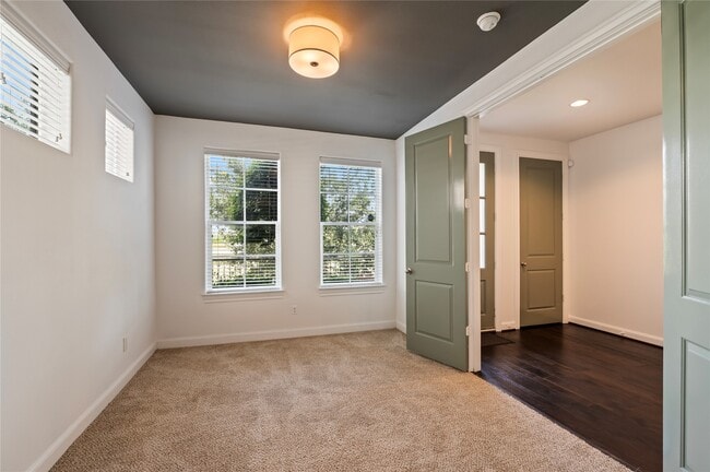 Building Photo - 9674 Knight Rd