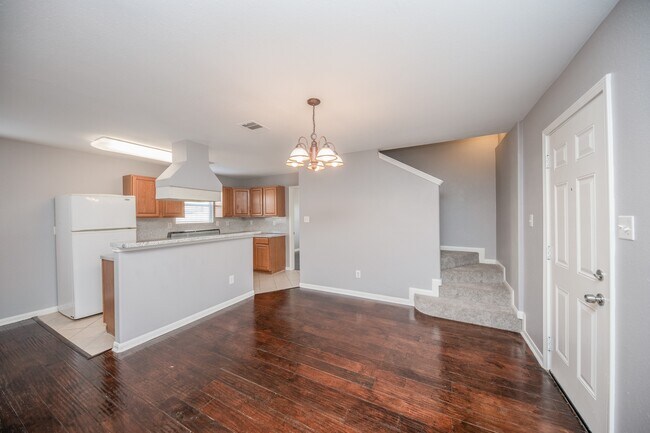 Building Photo - 1631 Dove Run