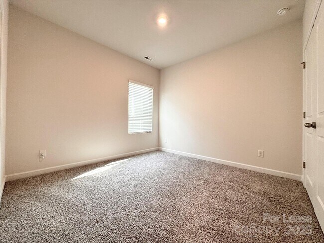 Building Photo - 12441 Stoneybrook Pky
