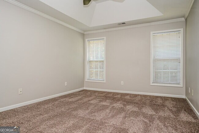 Building Photo - 129 Lantana Dr