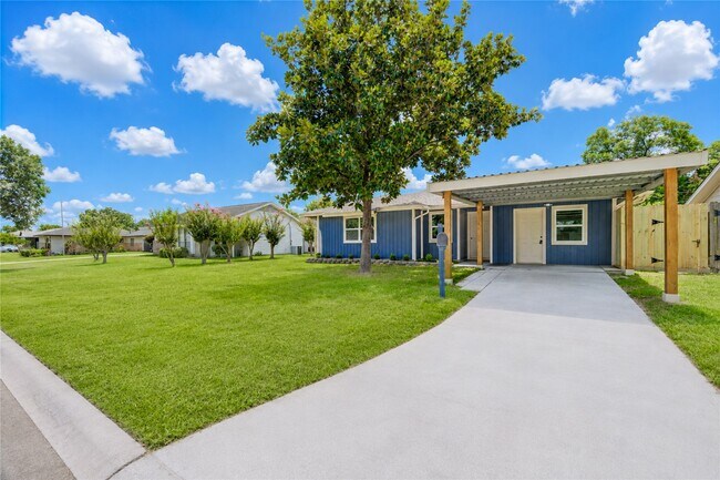 Building Photo - 3538 Truxton Dr