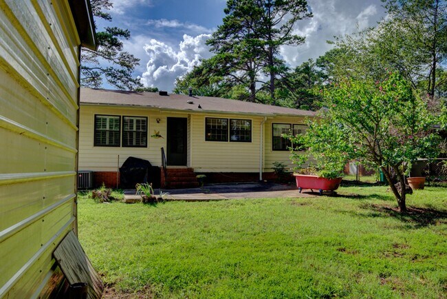Building Photo - COMING SOON! Your Dream Home Awaits! Gorge...