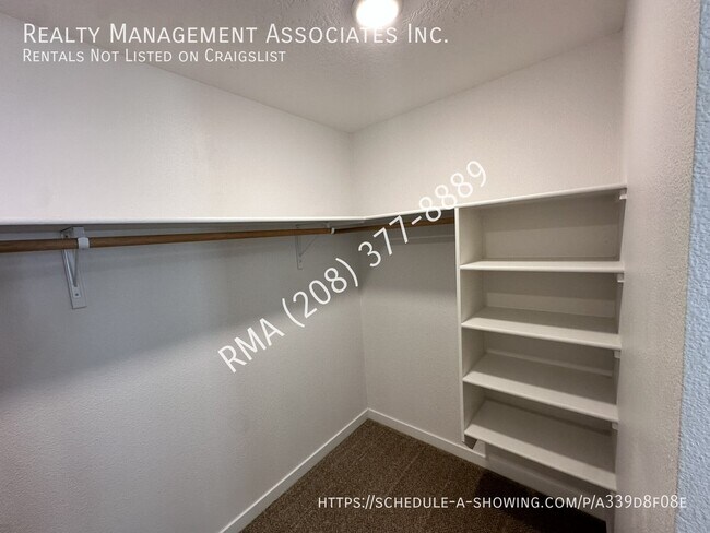 Building Photo - 3794 E Berwick Dr