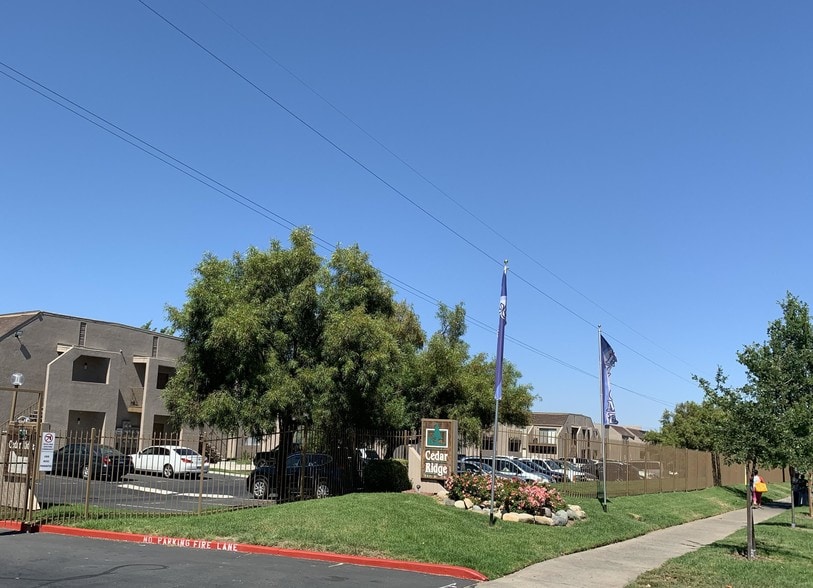 Cedar Ridge Apartments 4945 Mack Rd Sacramento CA 95823 Apartment