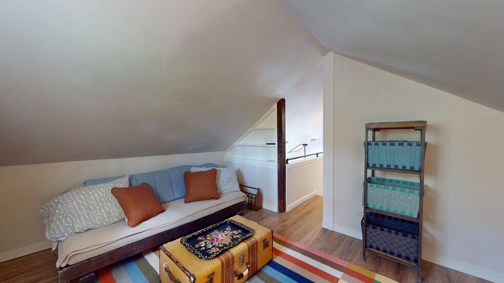 Single bed/ couch for spillover guests - 65 Ohayo Mountain Rd