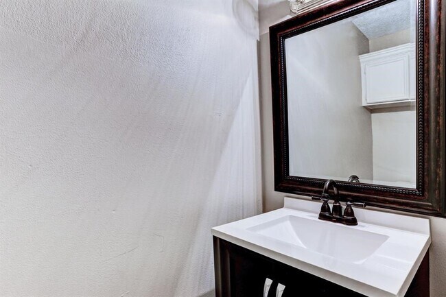 Building Photo - 1827 Riverwood Trail