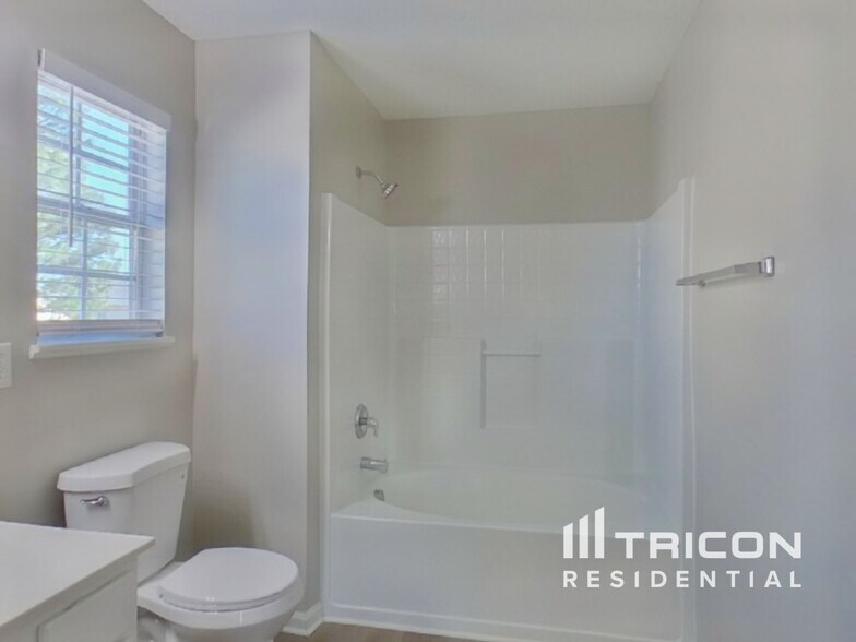 Building Photo - 925 Schofield Ln