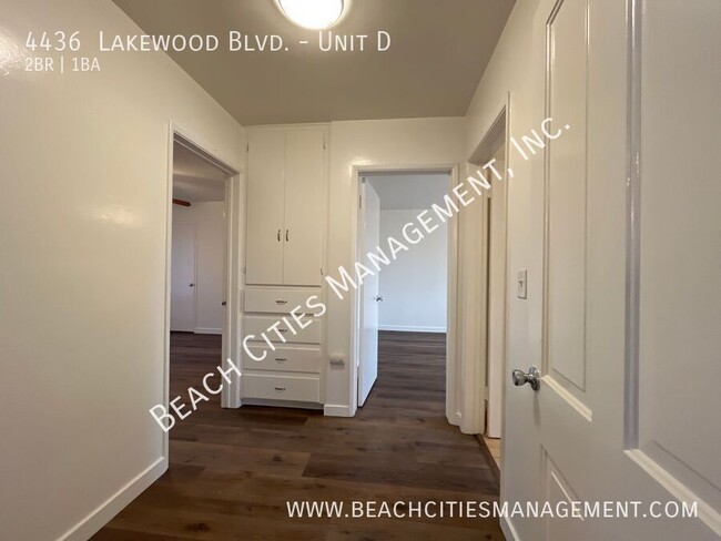 Building Photo - Lovely 2 Bedroom Apartment… Waiting for Yo...