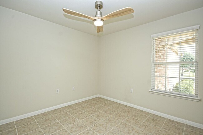 Building Photo - 213 Paint Creek Ln