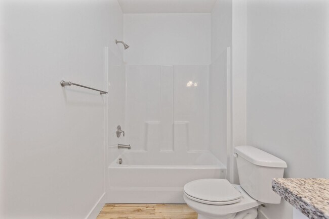 Building Photo - MODERN 3 BED 2.5 BATH HOMES IN ST ANTHONY