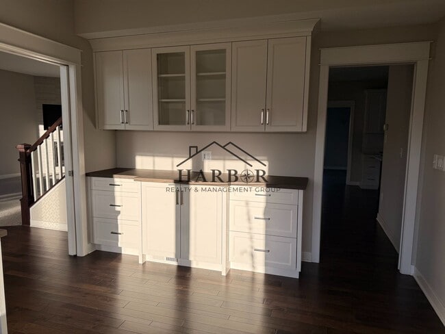 Building Photo - 2049 Kerry Dr NE