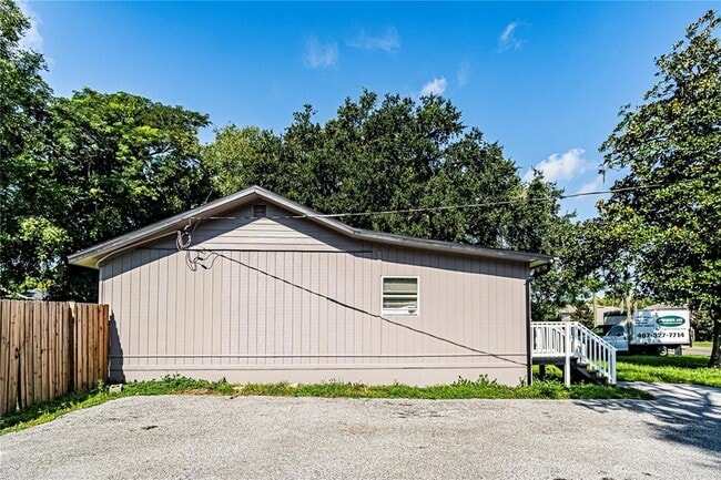 Building Photo - 887 W State Rd 434