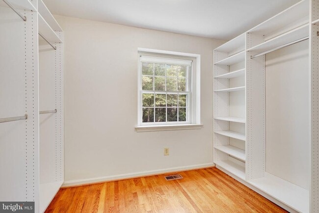 Building Photo - 1427 Laurel Hill Rd