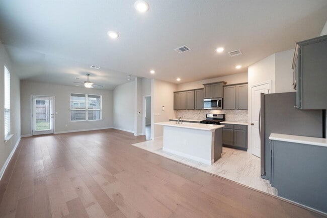 Building Photo - 8208 Cottage Rose Dr