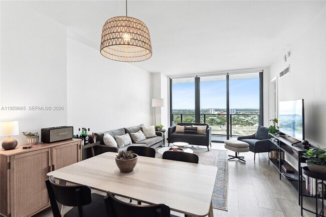 Building Photo - 121 NE 34th St