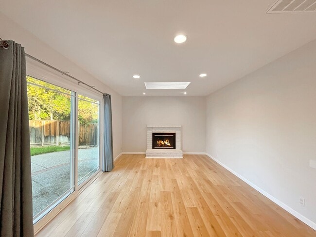 Building Photo - Charming 3-Bedroom Single-Family Home in Prime Cupertino Location