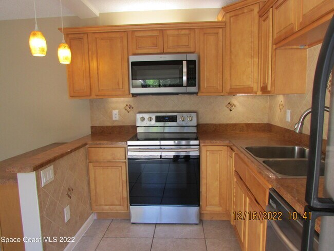 Building Photo - 2111 Vista Oaks Cir NE