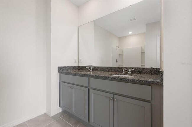 Building Photo - 1296 Cascades Ave