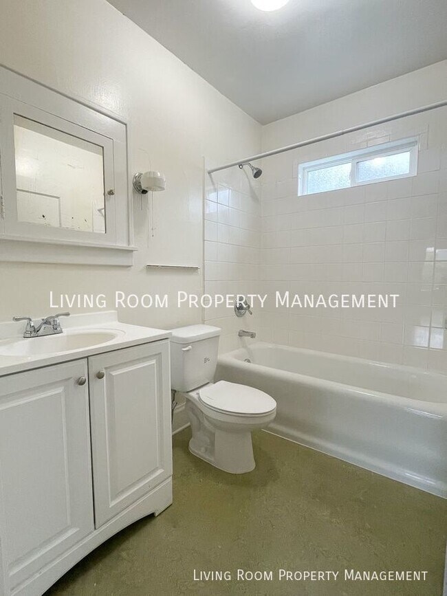 Building Photo - 1309 SE Pine St