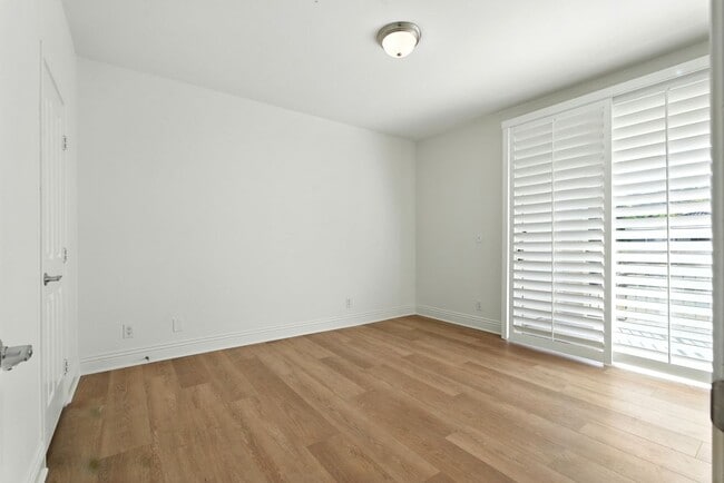 Building Photo - 22681 Oakgrove, 225