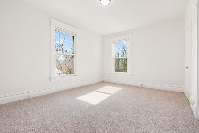 Building Photo - 1113 Camden Ave