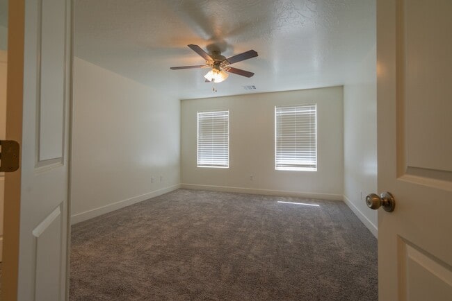 Building Photo - Modern 4-Bed Stand-Alone Home with Fenced Patio