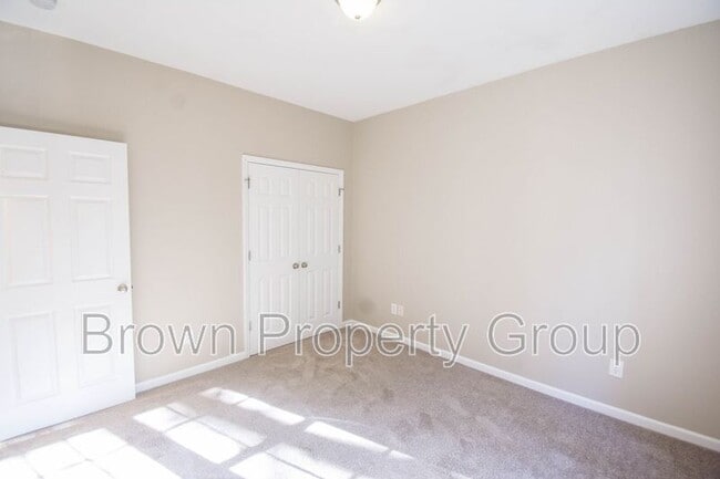 Building Photo - 3270 Argyll Dr