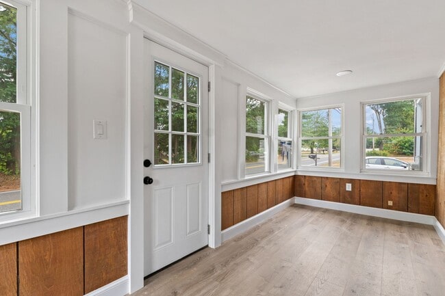 Building Photo - 381 Littlefield Rd