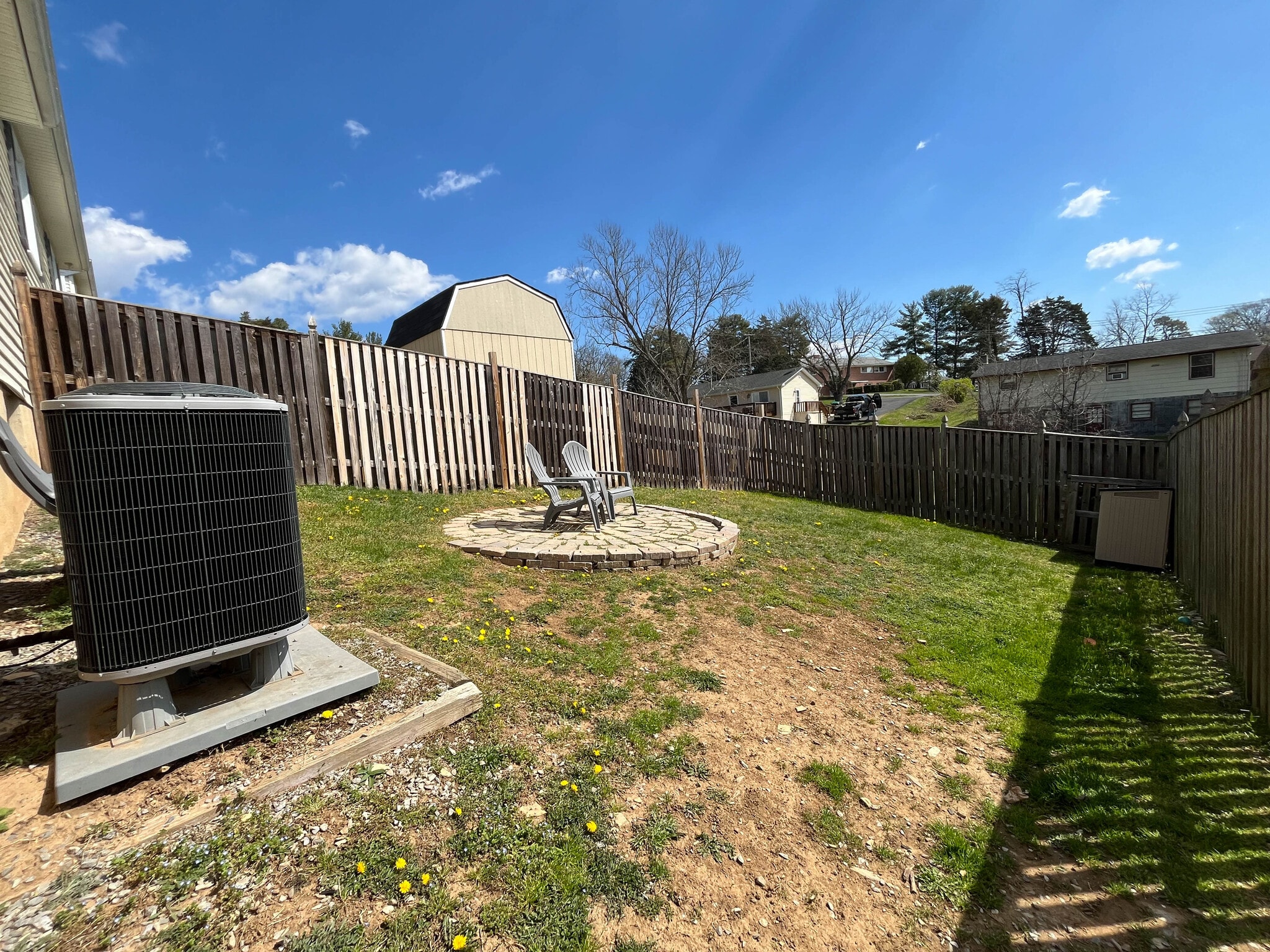 Building Photo - 440 Pleasant View Dr