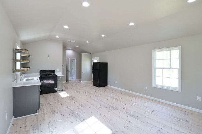 Building Photo - Tiny House