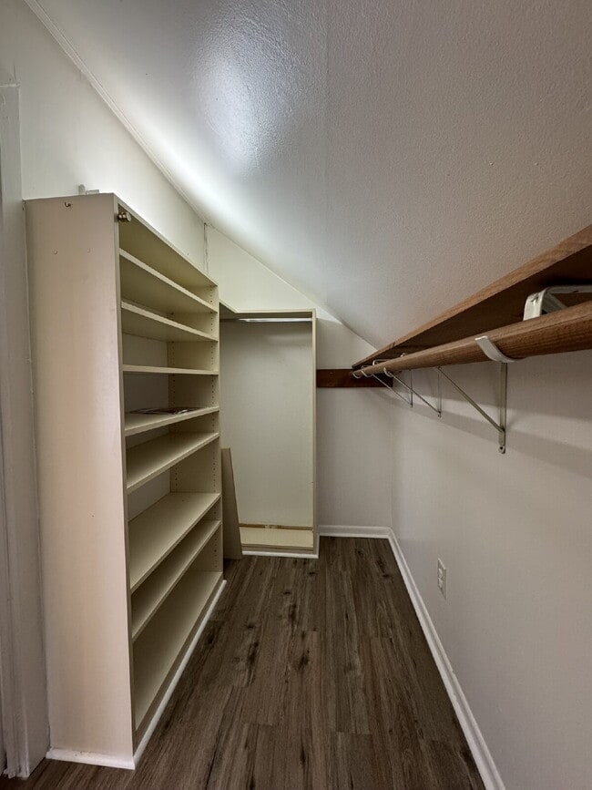 Building Photo - Effortless living at its finest in Conroe....