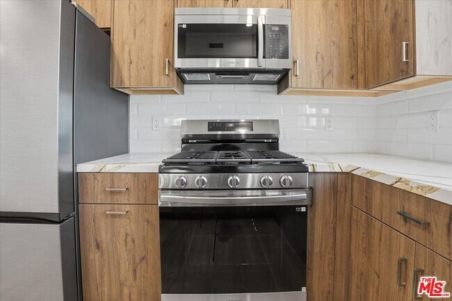 Building Photo - 1820 Prosser Ave