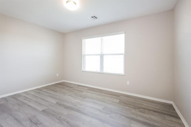 Building Photo - 10756 SW 23rd Pl