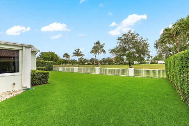 Building Photo - 1356 Thatch Palm Dr