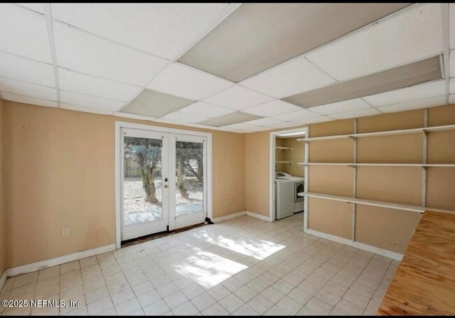 Building Photo - 1802 Kingswood Rd