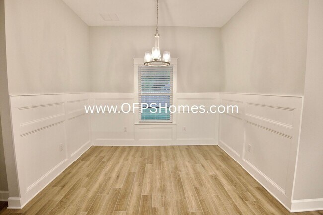 Building Photo - 4bed Home within Walking Distance to Sound