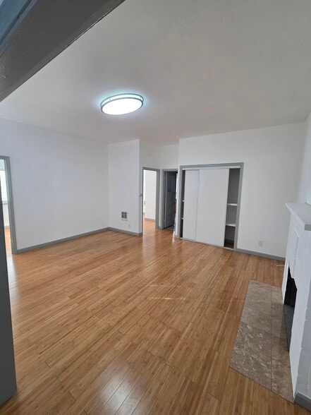 Family 2 - 2410-2412 Dana St