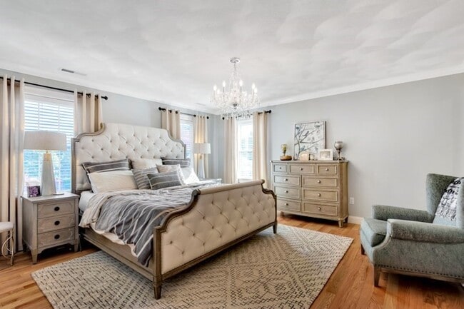 Building Photo - 7 Richmond Ave