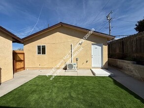 Building Photo - M12150