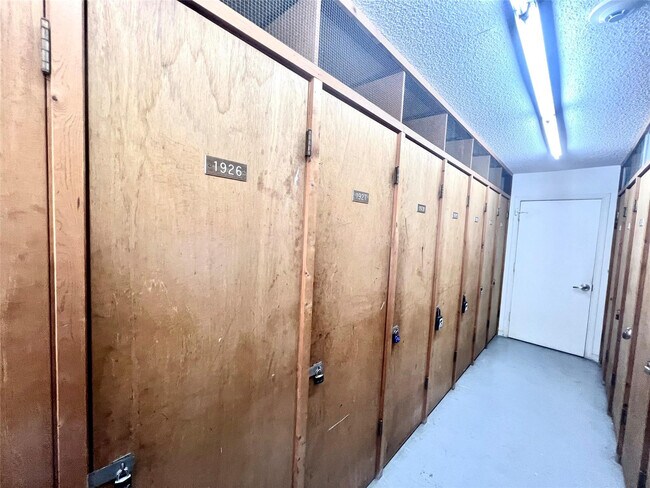 Building Photo - 2270 NE 68th St