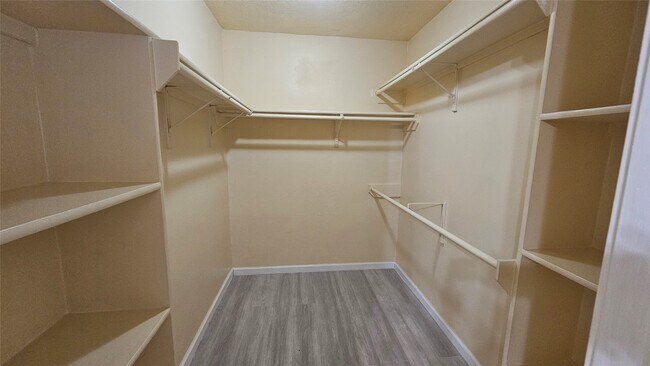 Building Photo - 28811 Sedgefield St