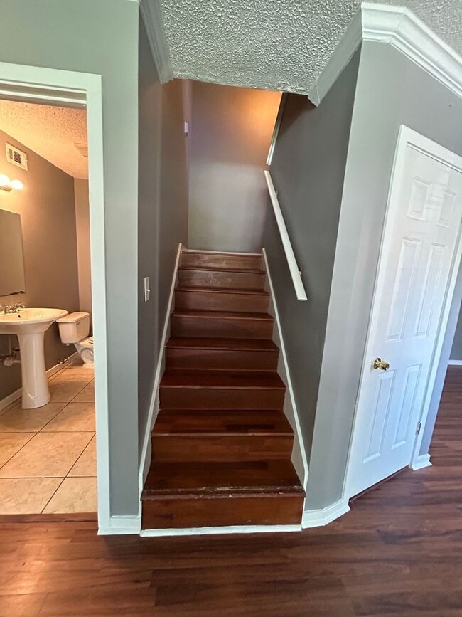 Building Photo - Charming 2 bedroom townhome in The Arbor @...