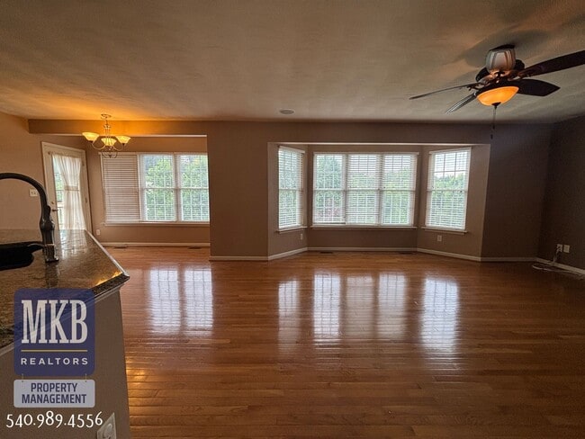 Building Photo - 6423 Westshire Ct