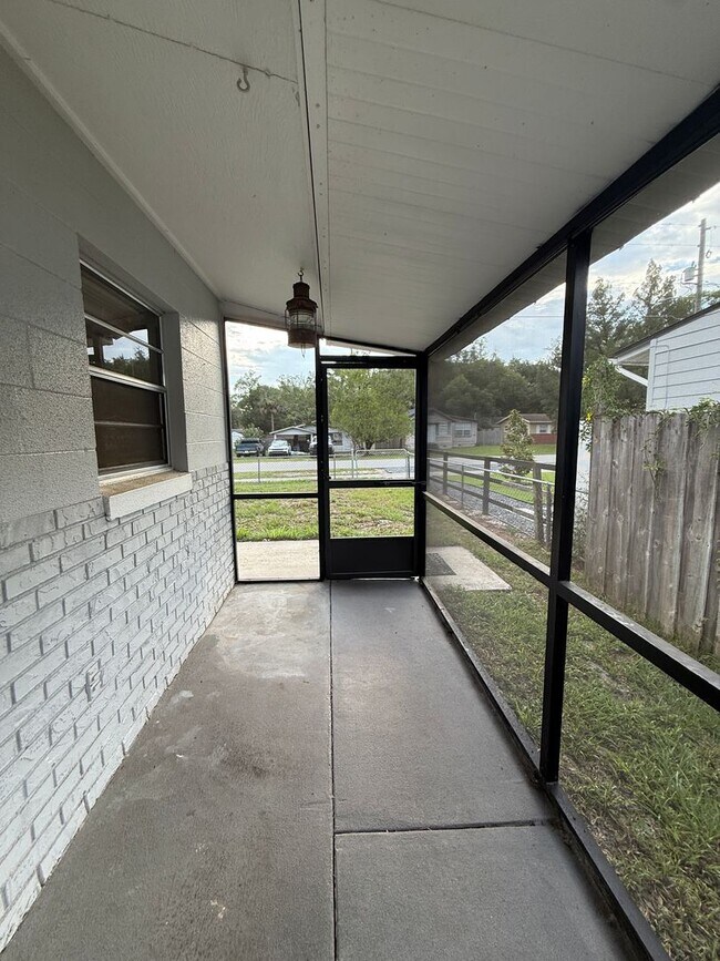 Building Photo - Adorable 2 bedroom 1 bath home with flex space in Lake Mary!