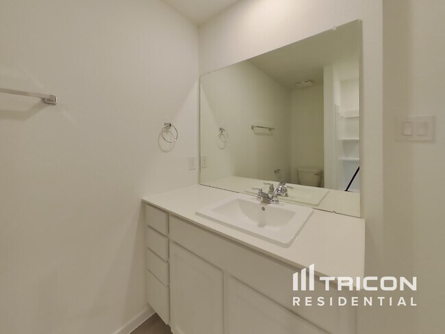 Building Photo - 3009 Dawn Sound Dr